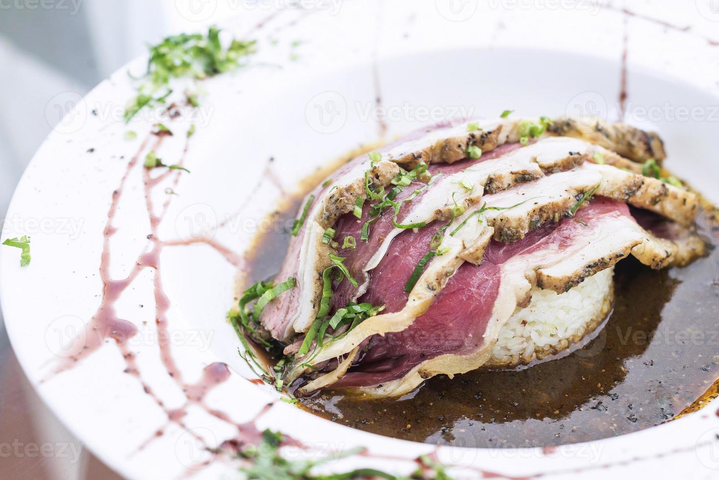 rosbife fusão moderna refeição culinária gourmet foto