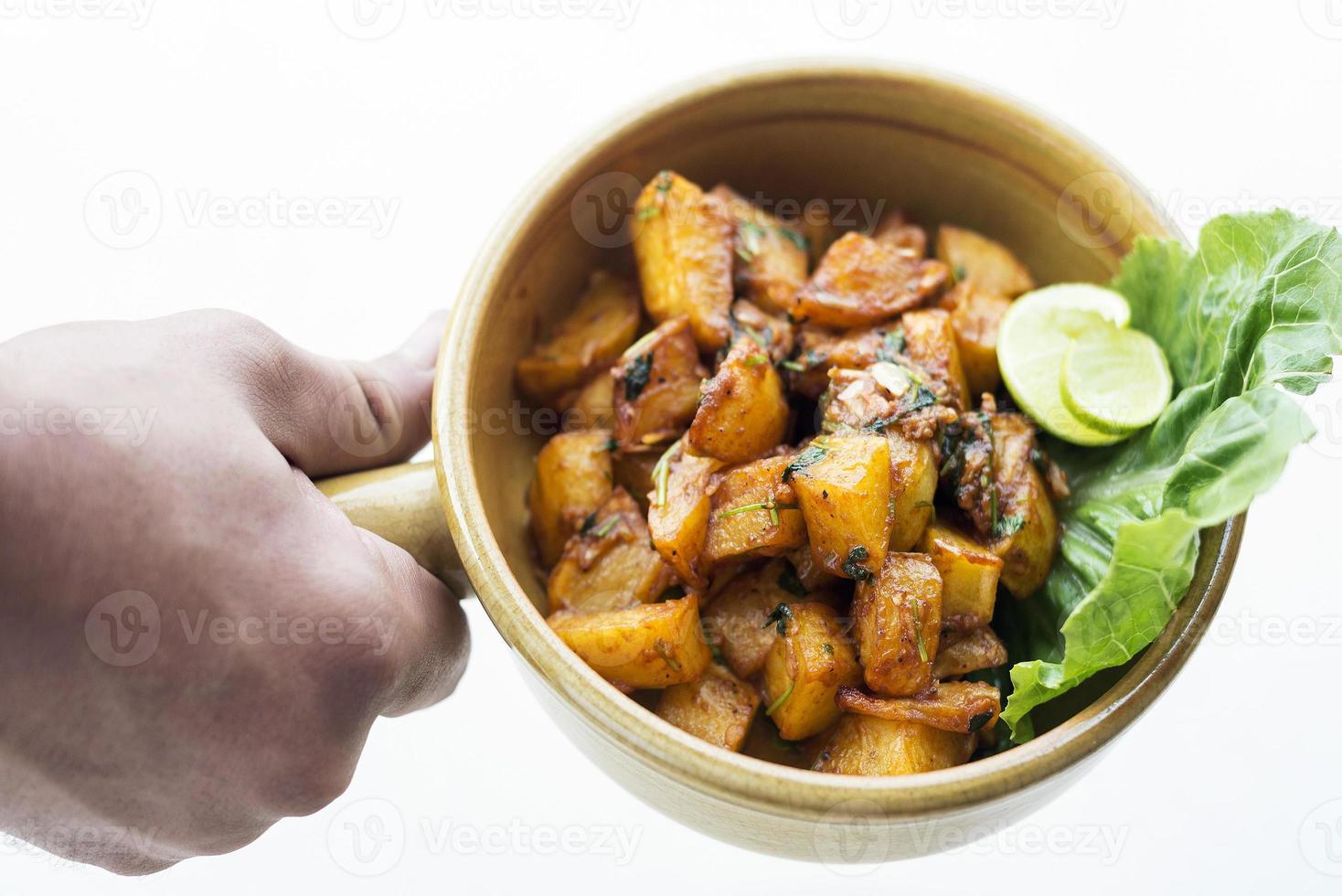 batata harra libanesa do médio oriente picante alho frito erva batata salgadinho foto