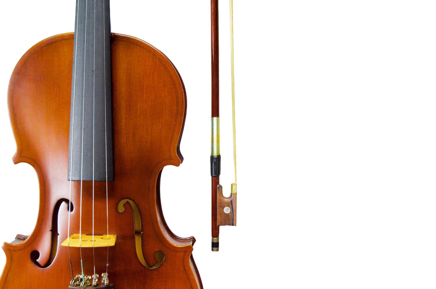 o violino na mesa, close-up do violino no floo de madeira foto