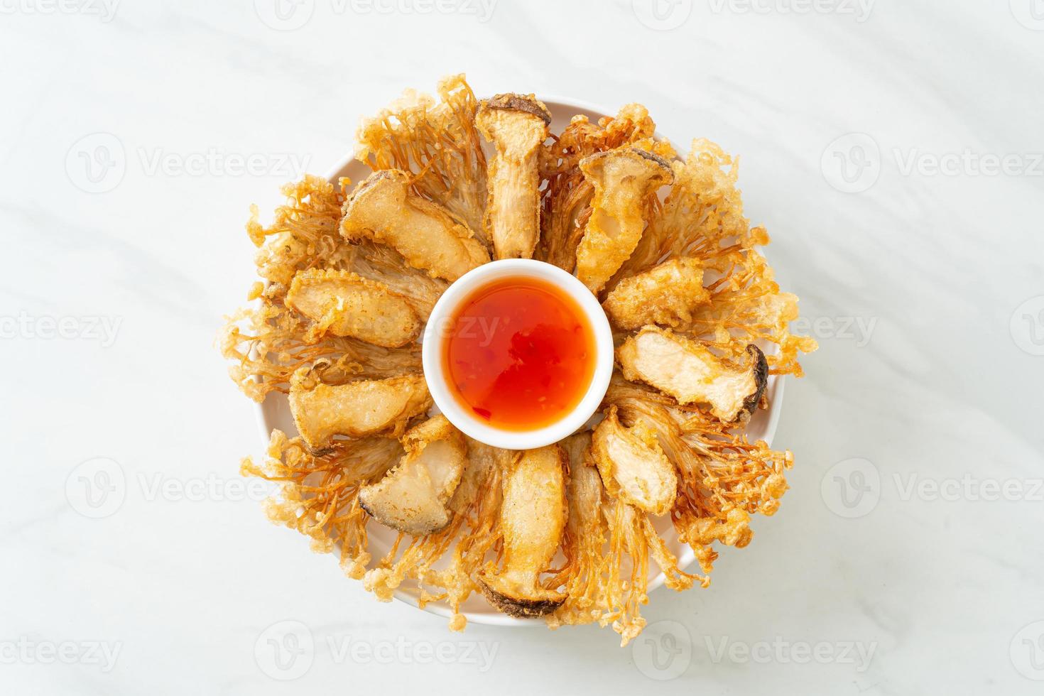 Cogumelo Enoki Frito com Molho Picante foto