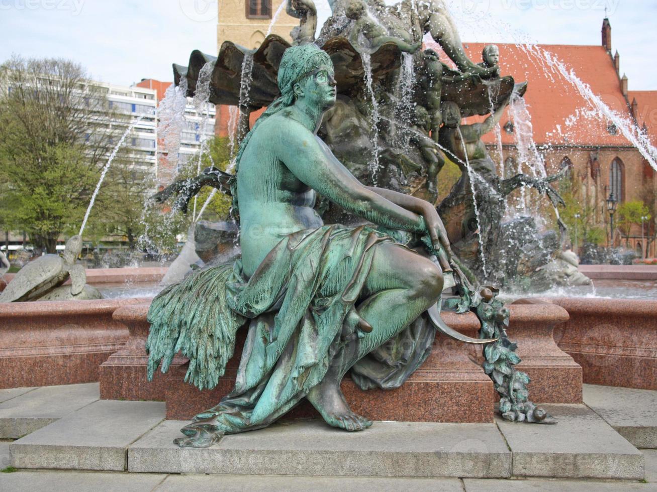 Fonte de Neptunbrunnen em Berlim foto