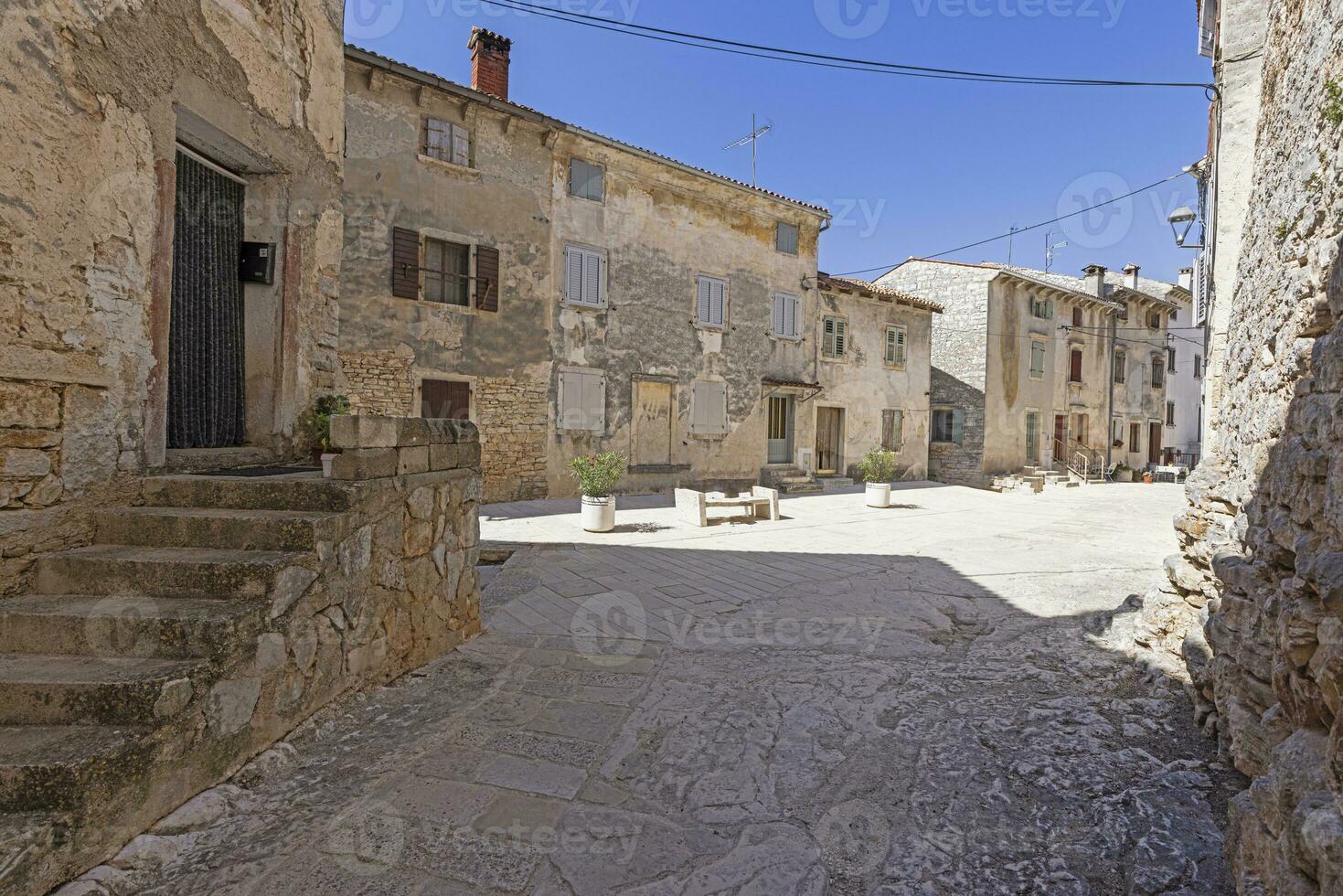 cena a partir de histórico medieval Cidade fardo em croata Península istria foto