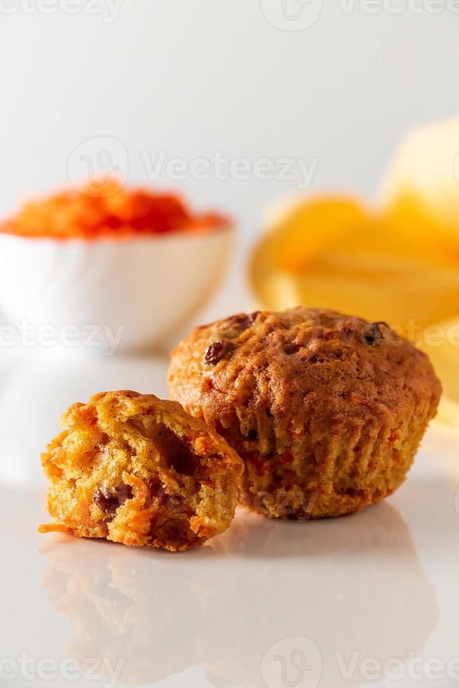 muffin de abóbora. bolos caseiros de vegetais para dieta saudável foto