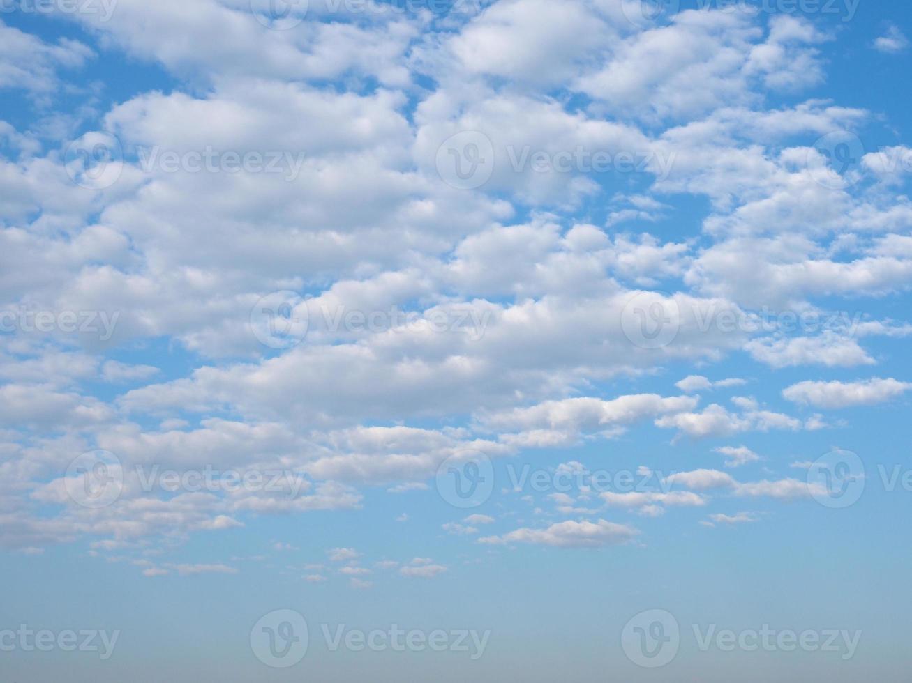 céu com nuvens de fundo foto