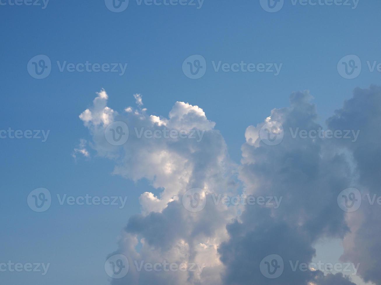 céu com nuvens de fundo foto