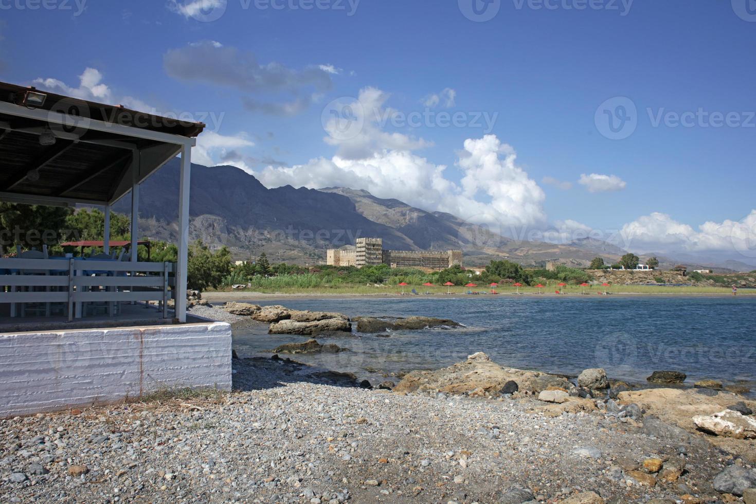 praia frangokastello na ilha de creta, Grécia, fundo moderno de verão foto