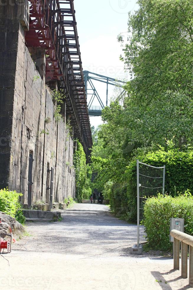 área industrial abandonada da antiga fábrica landschaftpark duisburg nord foto