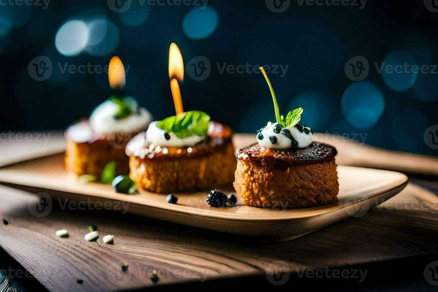 três pequeno bolos com velas em uma de madeira placa. gerado por IA foto