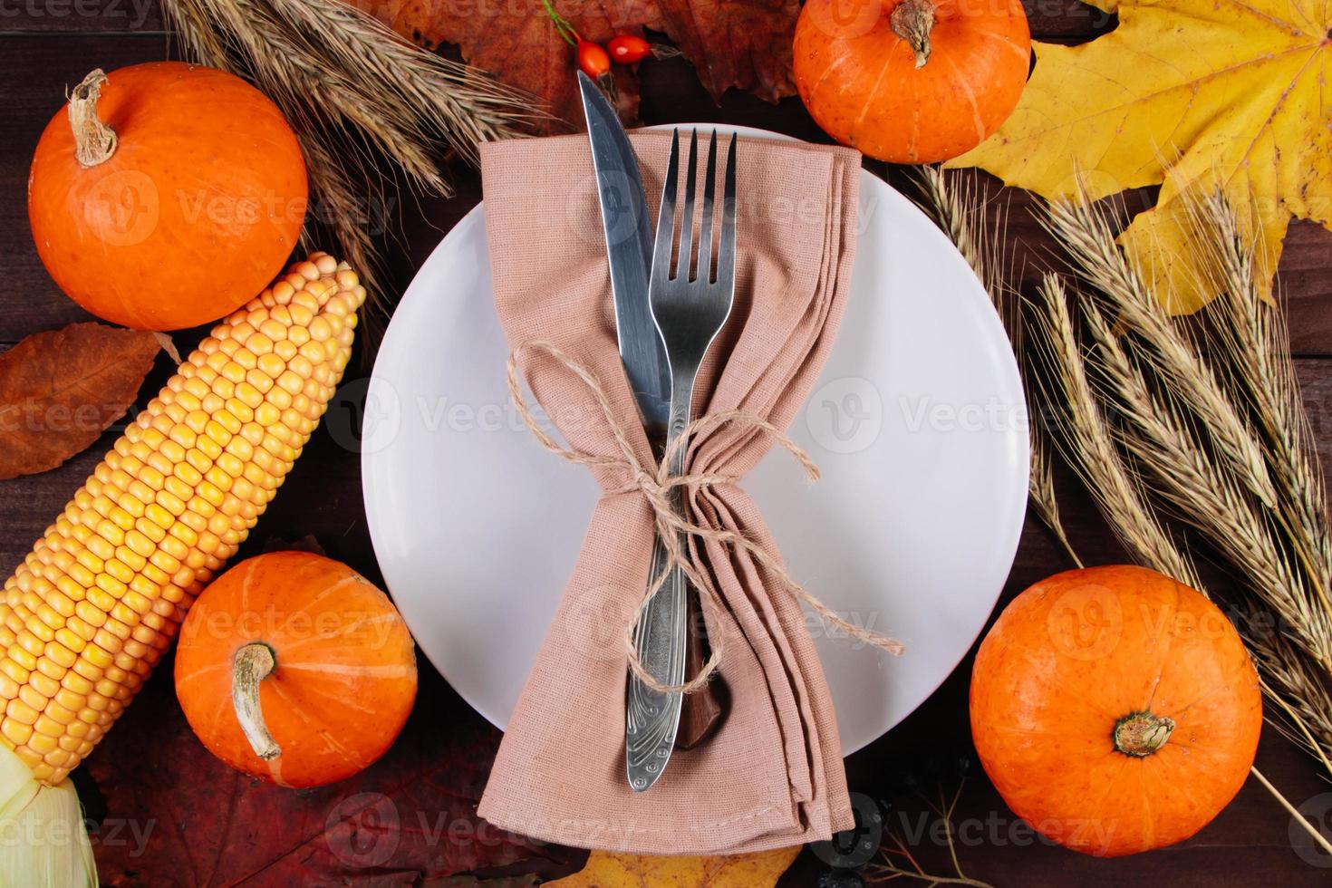 Feliz dia de ação de graças. mesa festiva foto