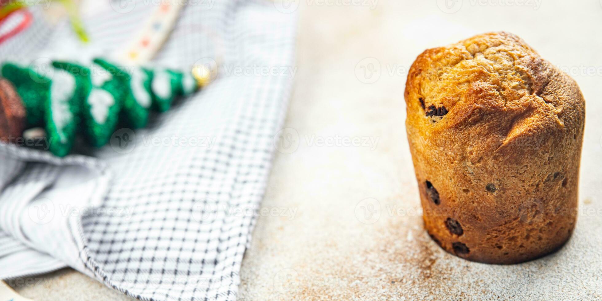 Panettone Natal cozimento doce pastelaria doce sobremesa feriado tratar Novo ano e Natal celebração refeição Comida lanche em a mesa cópia de espaço foto