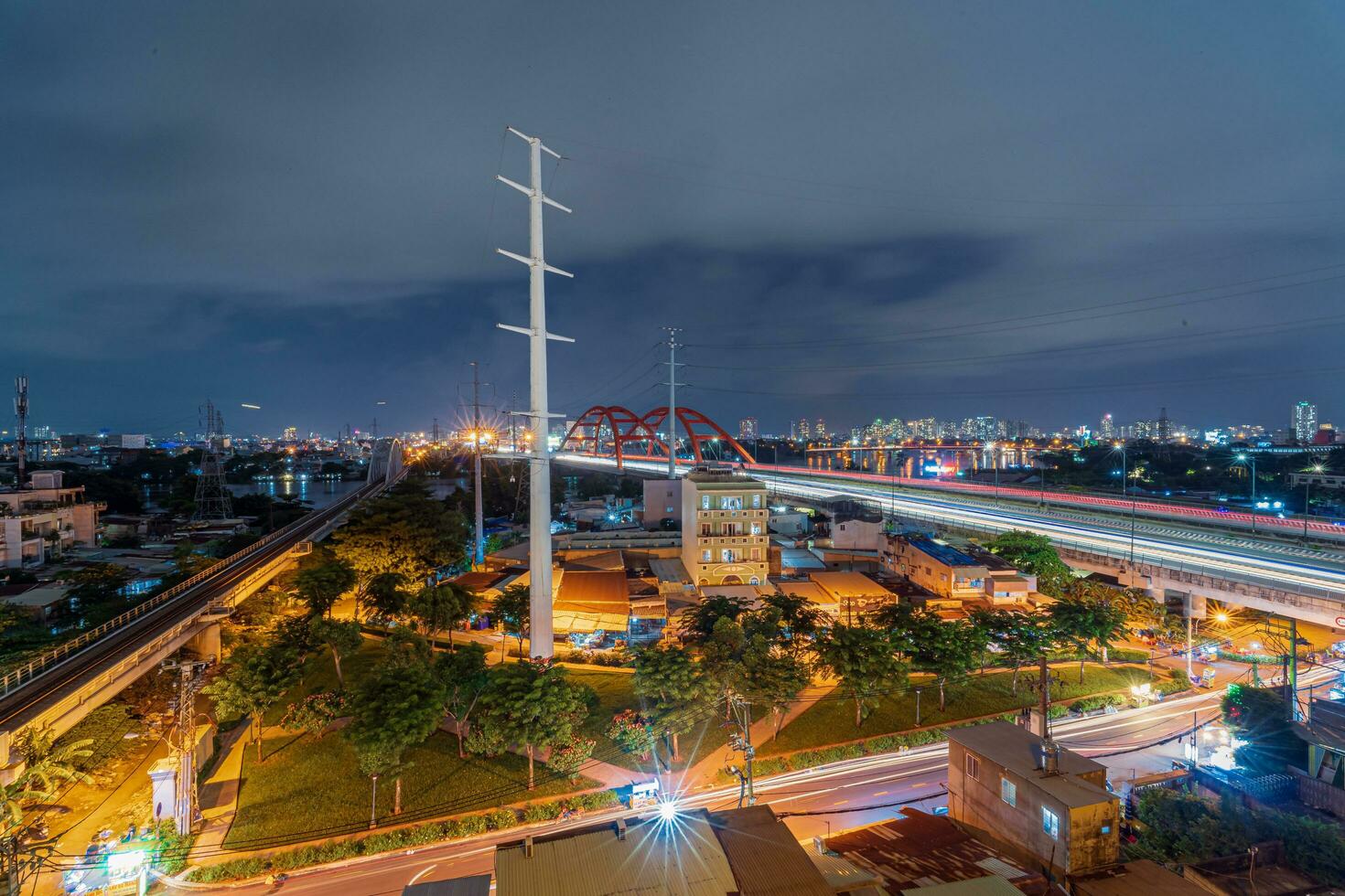 ho chi minh, Vietnã - 21 agosto, 2023 lindo noite às ir vapor, ho chi minh cidade, foto