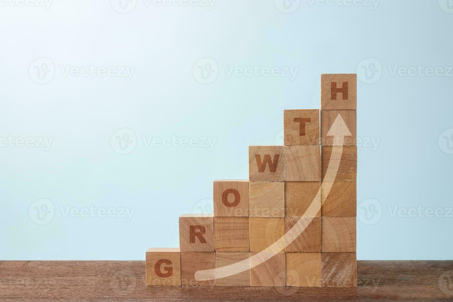 crescimento inspirado texto em de madeira bloquear, o negócio crescimento conceito. foto