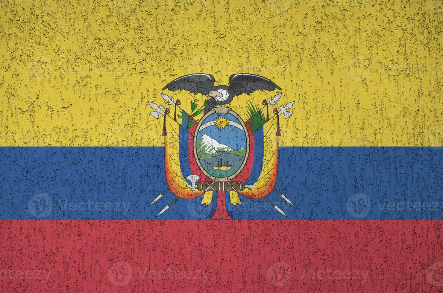 bandeira do equador retratada em cores brilhantes de tinta na parede de reboco em relevo antigo. banner texturizado em fundo áspero foto