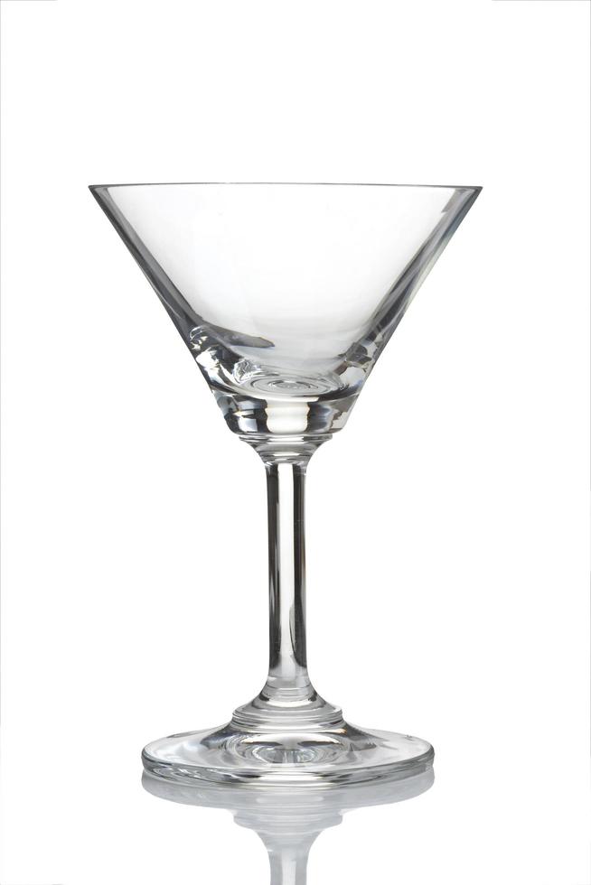 copo de coquetel isolado no fundo branco foto