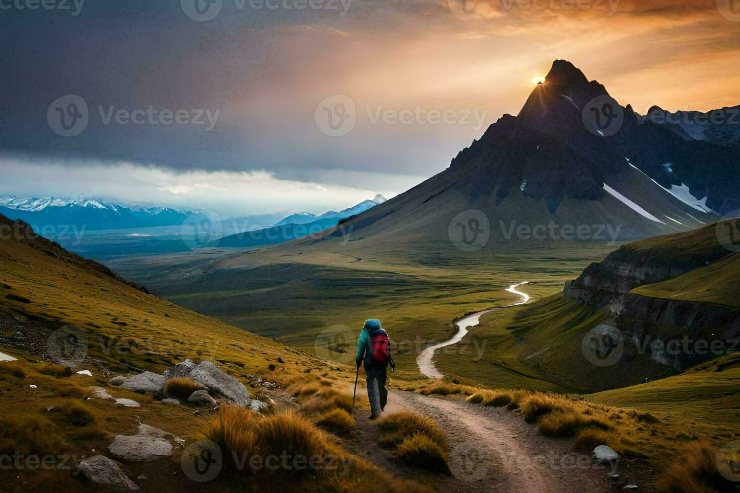 uma homem anda em em uma caminho dentro a montanhas. gerado por IA foto