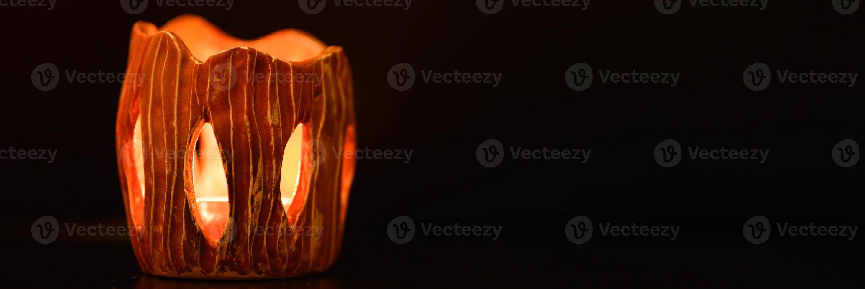 luz de velas halloween foto