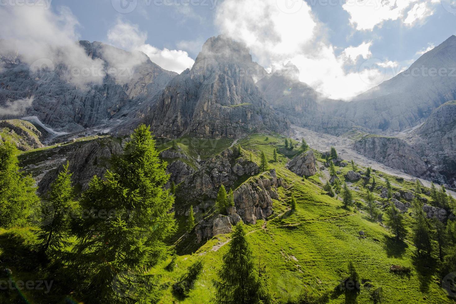 2021 07 10 san martino di castrozza dolomitas e nuvens 1 foto