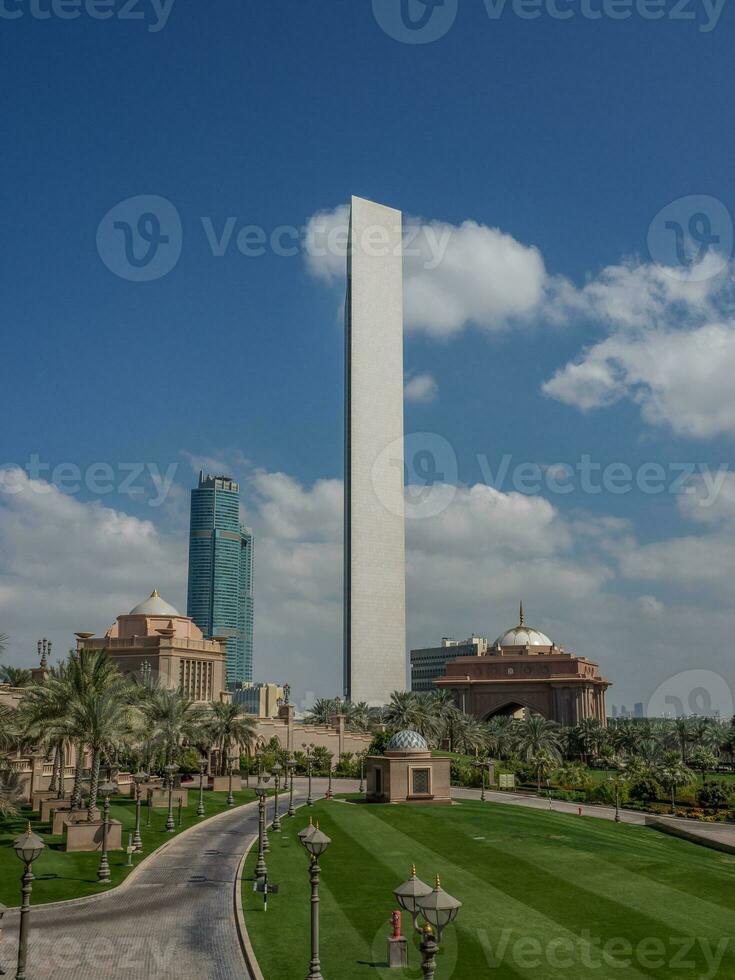 a cidade de abu dhabi foto