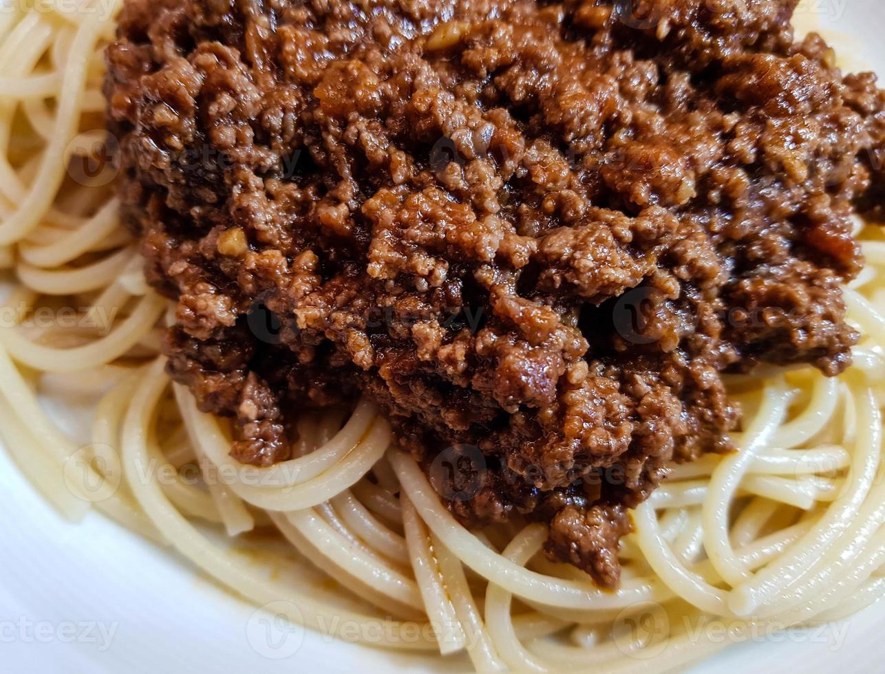 espaguete à bolonhesa com molho de tomate foto