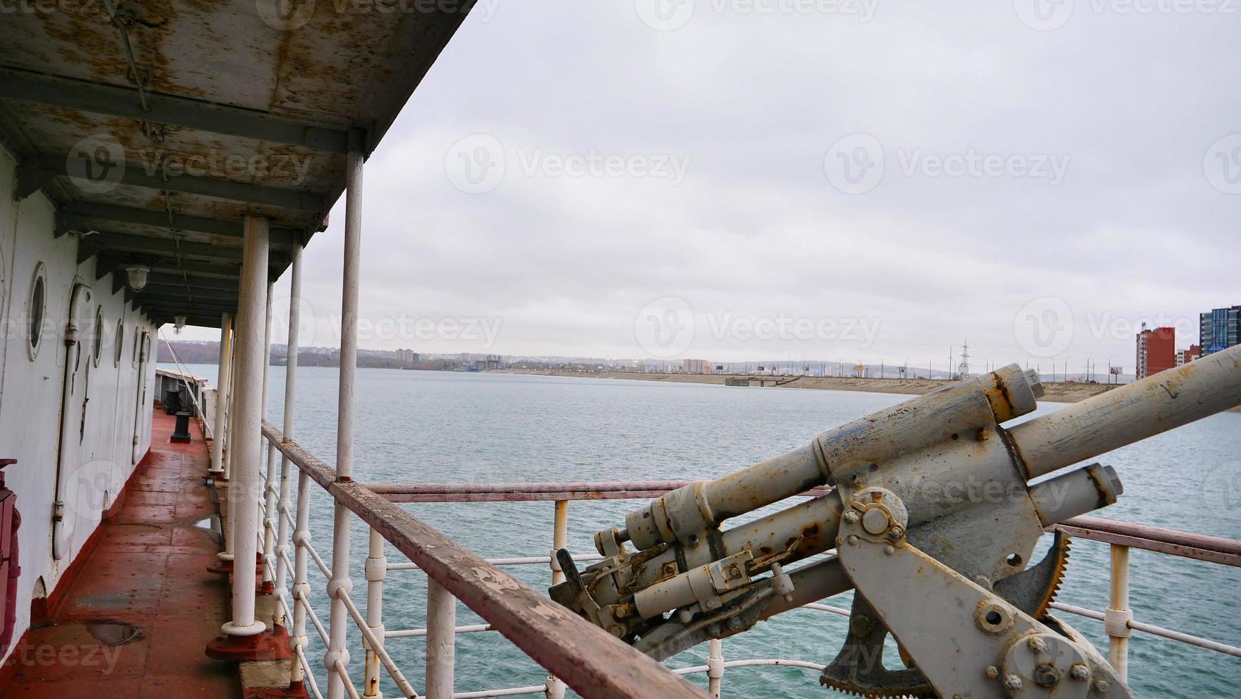 antigo corredor de navio no navio quebra-gelo angara em irkutsk, rússia foto