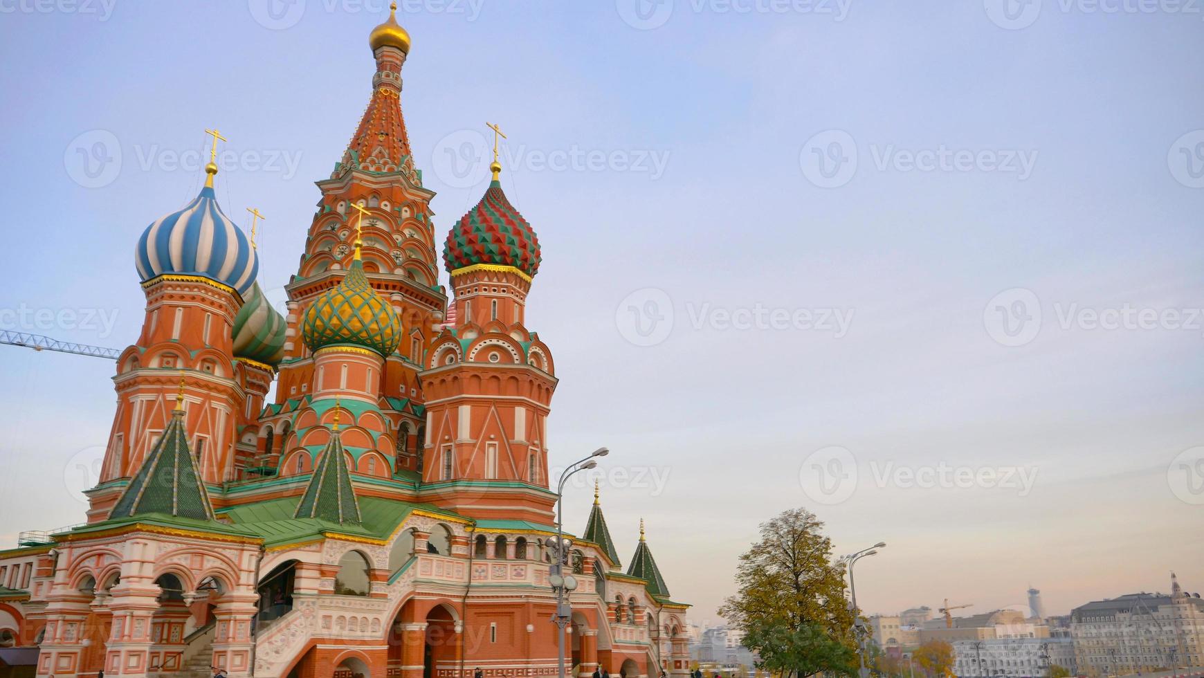 st. catedral do manjericão na praça vermelha de moscou kremlin, rússia foto