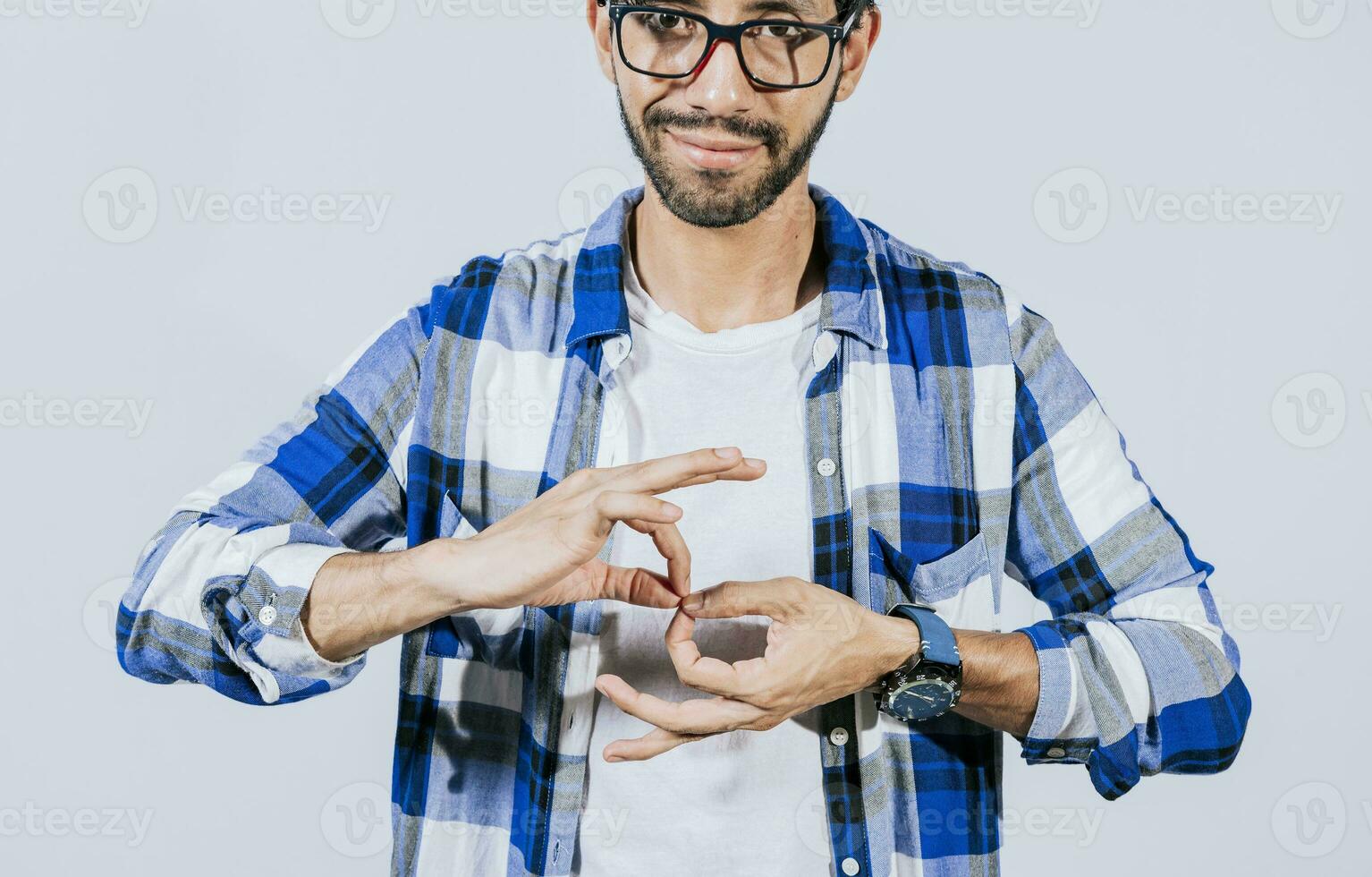 homem Falando dentro placa linguagem. manual gestos do pessoas com audição problemas. pessoa Falando dentro placa linguagem. surdo e idiota pessoas Falando dentro placa língua foto