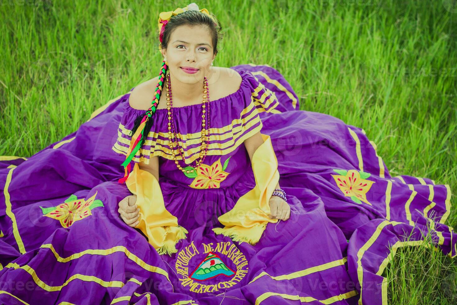 nicaraguense mulher dentro folk fantasia, nicaraguense mulher dentro folk traje foto