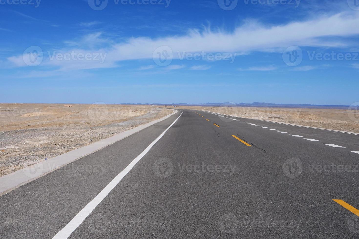 natureza paisagem vista da rodovia em dunhuang gansu china. foto