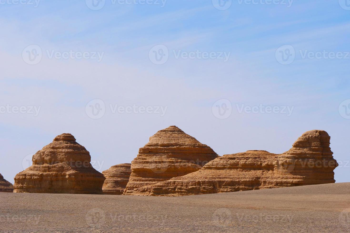 yardang geopark em dunhuang unesco geoparque global, gansu china. foto