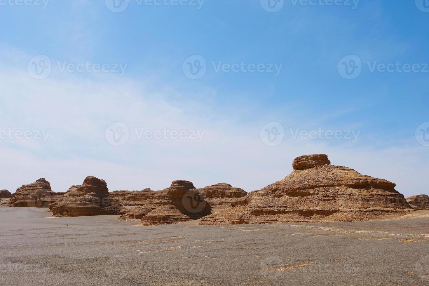 yardang geopark em dunhuang unesco geoparque global, gansu china. foto