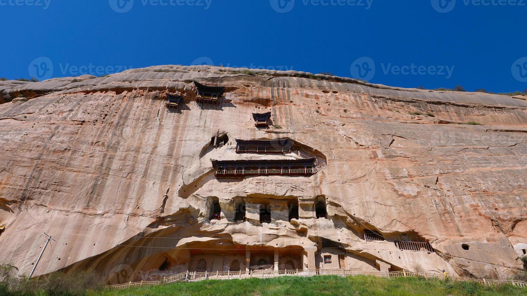 bela paisagem vista do templo mati em zhangye gansu china. foto