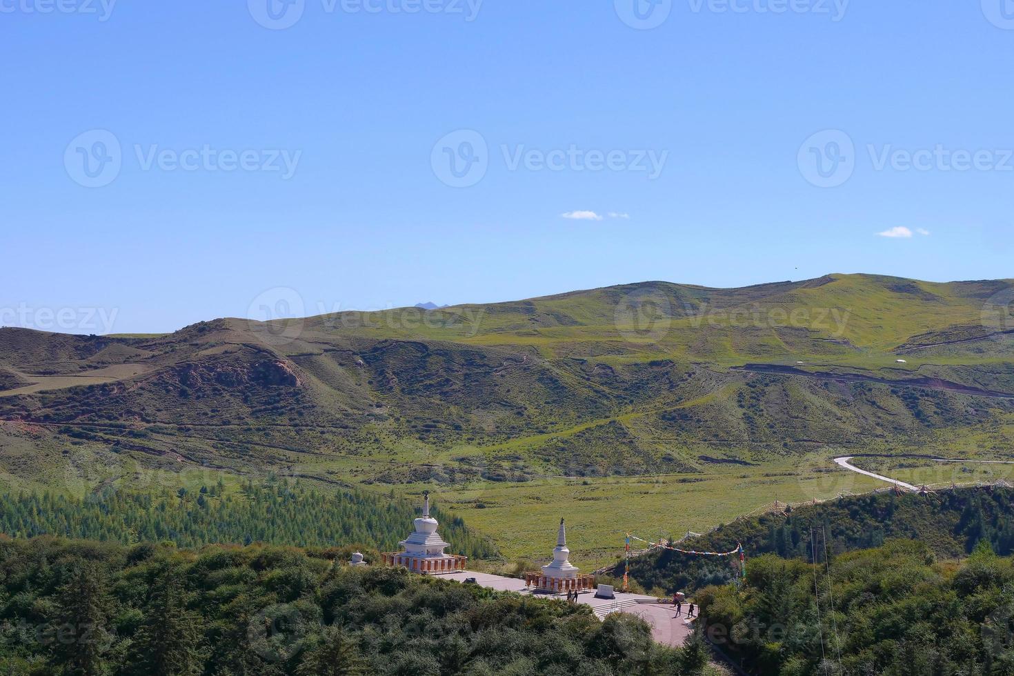 bela paisagem vista do templo mati em zhangye gansu china. foto