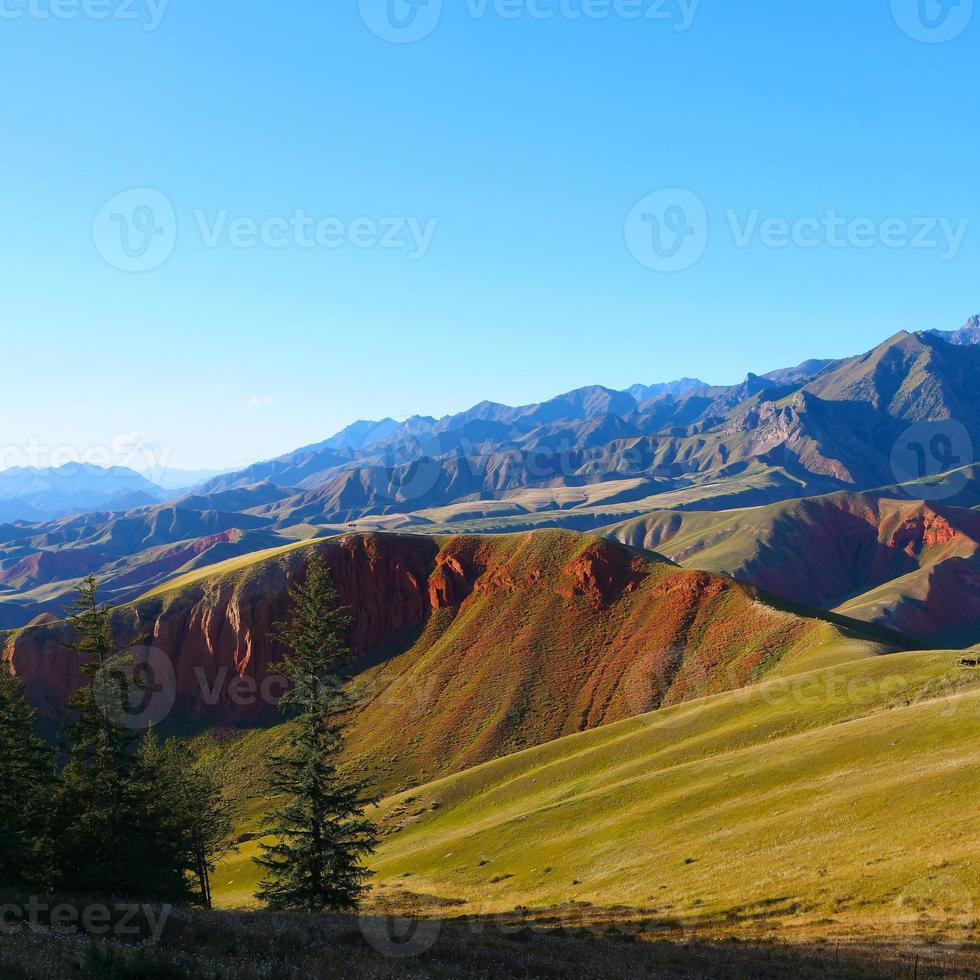 a área cênica da montanha de qilian, monte drow, na china de qinghai. foto