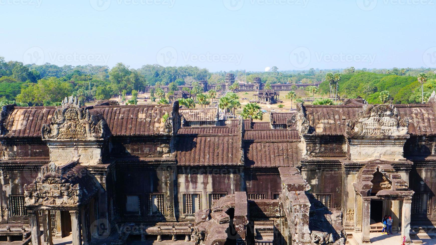 antigo complexo de templos angkor wat em siem reap, camboja foto