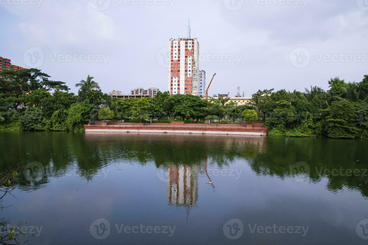 lindo panorama Visão do rasel parque lago dentro narayanganj cidade, Bangladesh foto