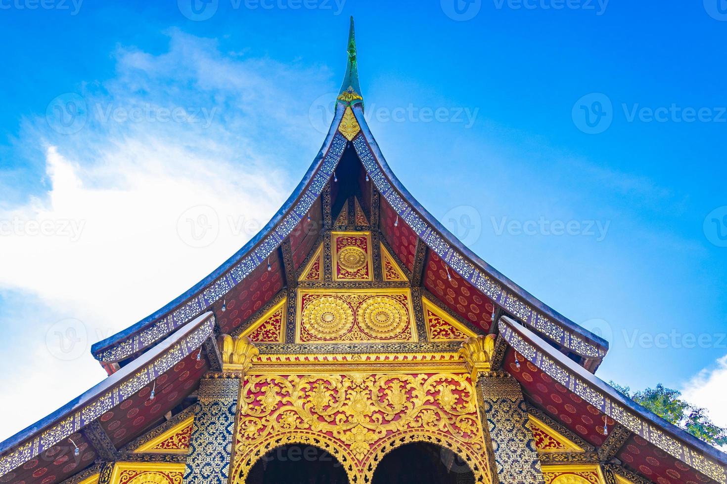 Wat xieng thong templo da cidade dourada de luang prabang laos. foto