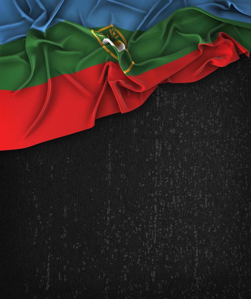Bandeira da karachay-cherkessia vintage em um quadro negro grunge foto