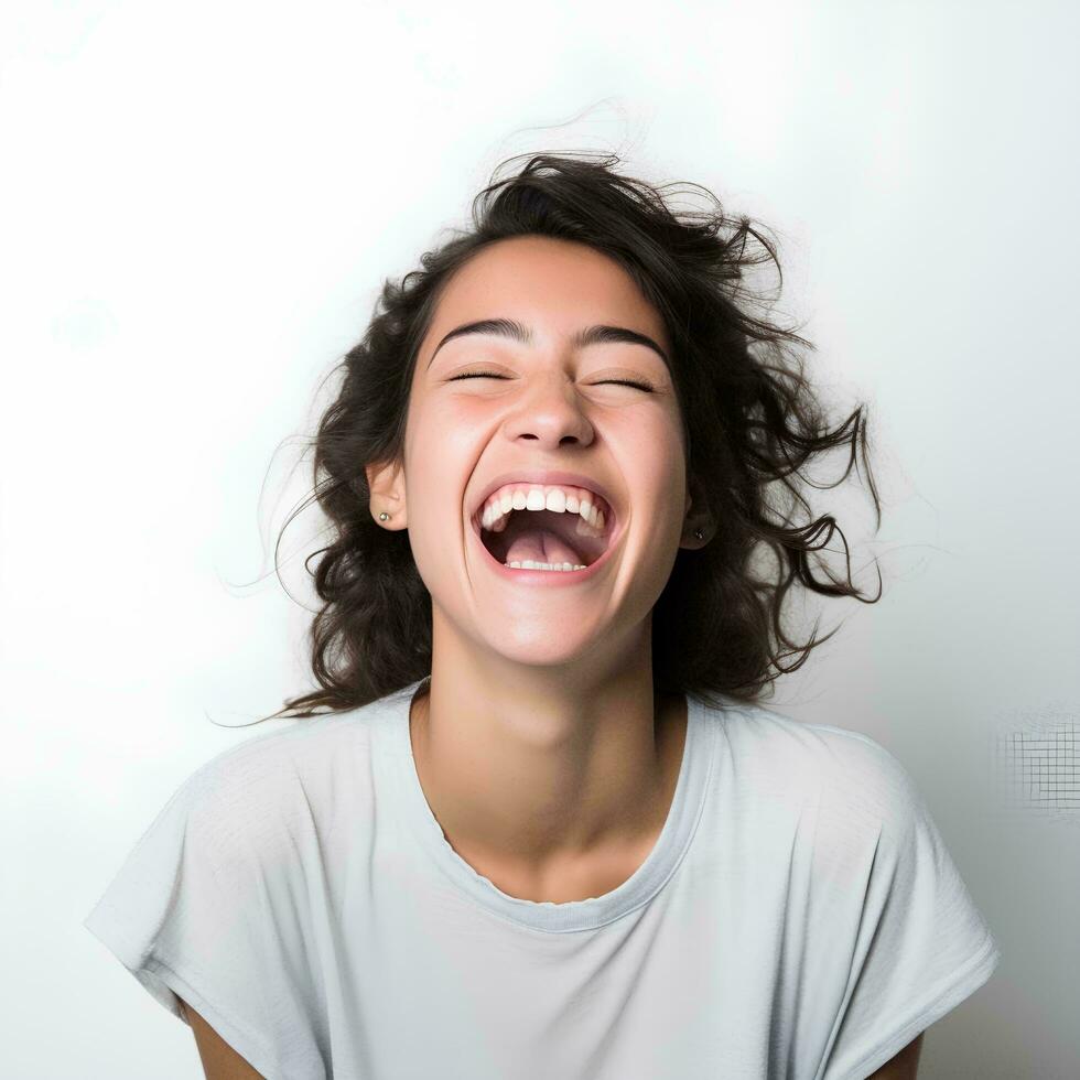 feliz rindo jovem mulher em isolado branco fundo, ai generativo foto