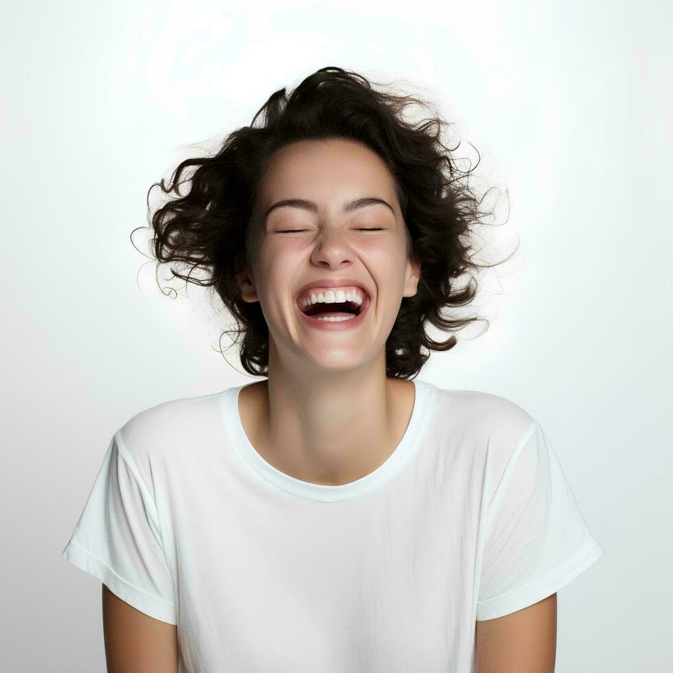 feliz rindo jovem mulher em isolado branco fundo, ai generativo foto