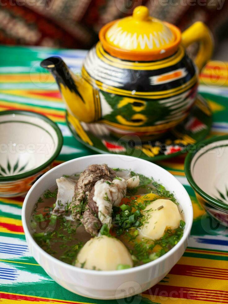 superar sopa a partir de fervido carne bovina, batatas e cebolas de acordo com para a oriental receita. Oriental cozinha, nacional prato foto