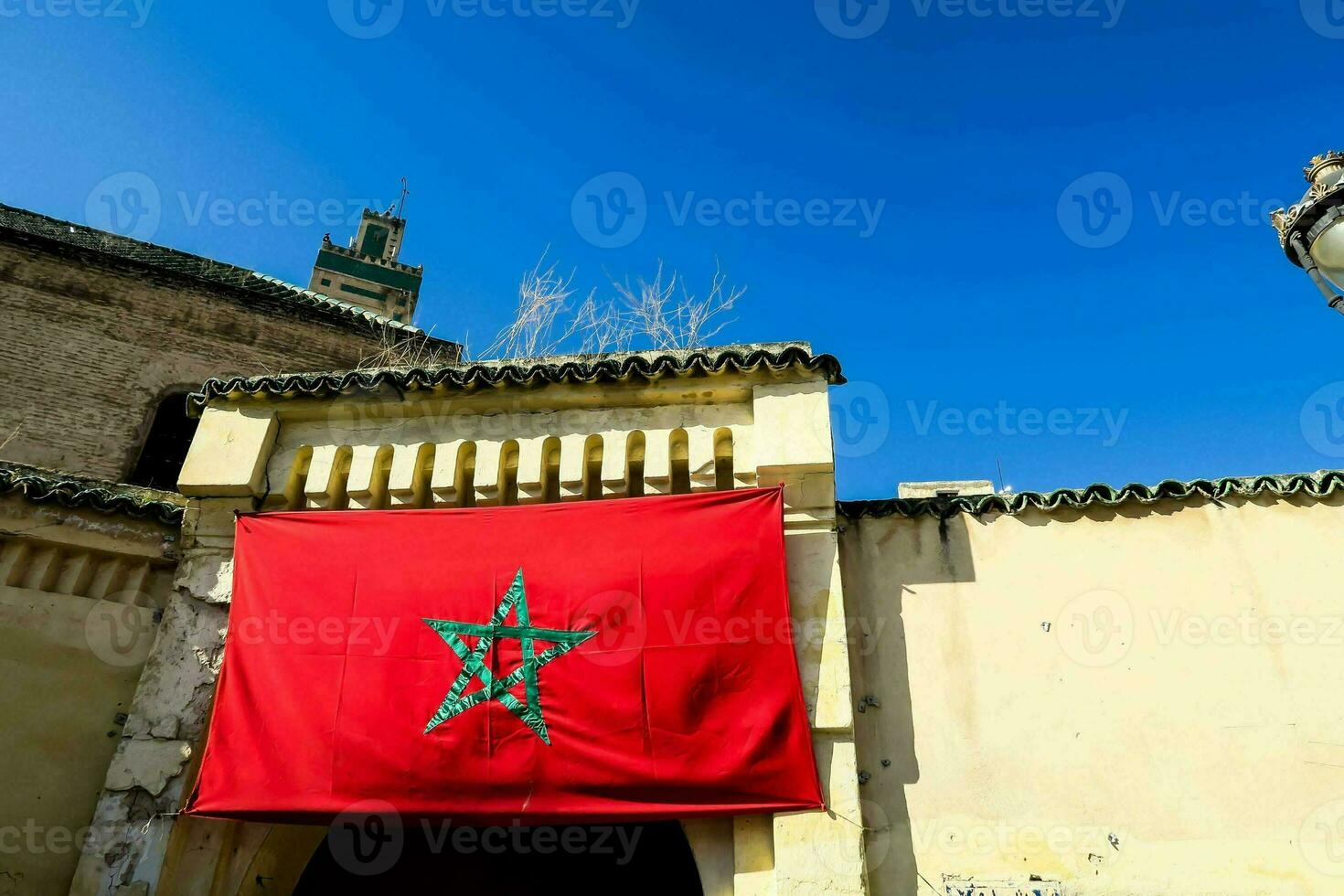 Marrocos bandeira e arquitetura foto