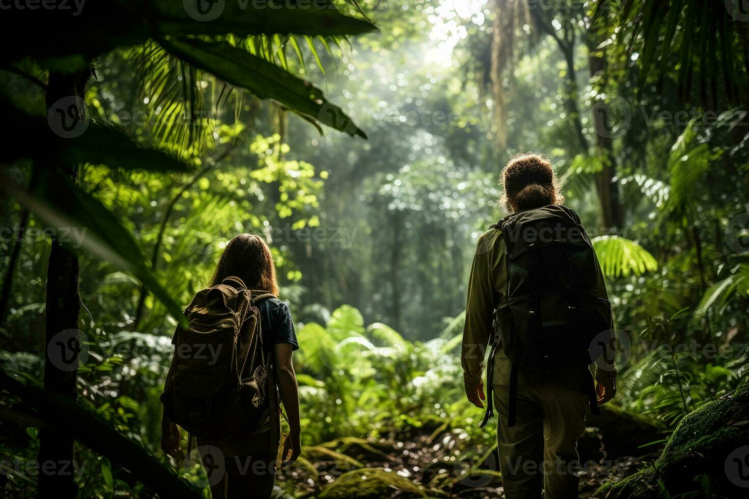 eco turistas explorando uma exuberante floresta tropical fundo com esvaziar espaço para texto foto