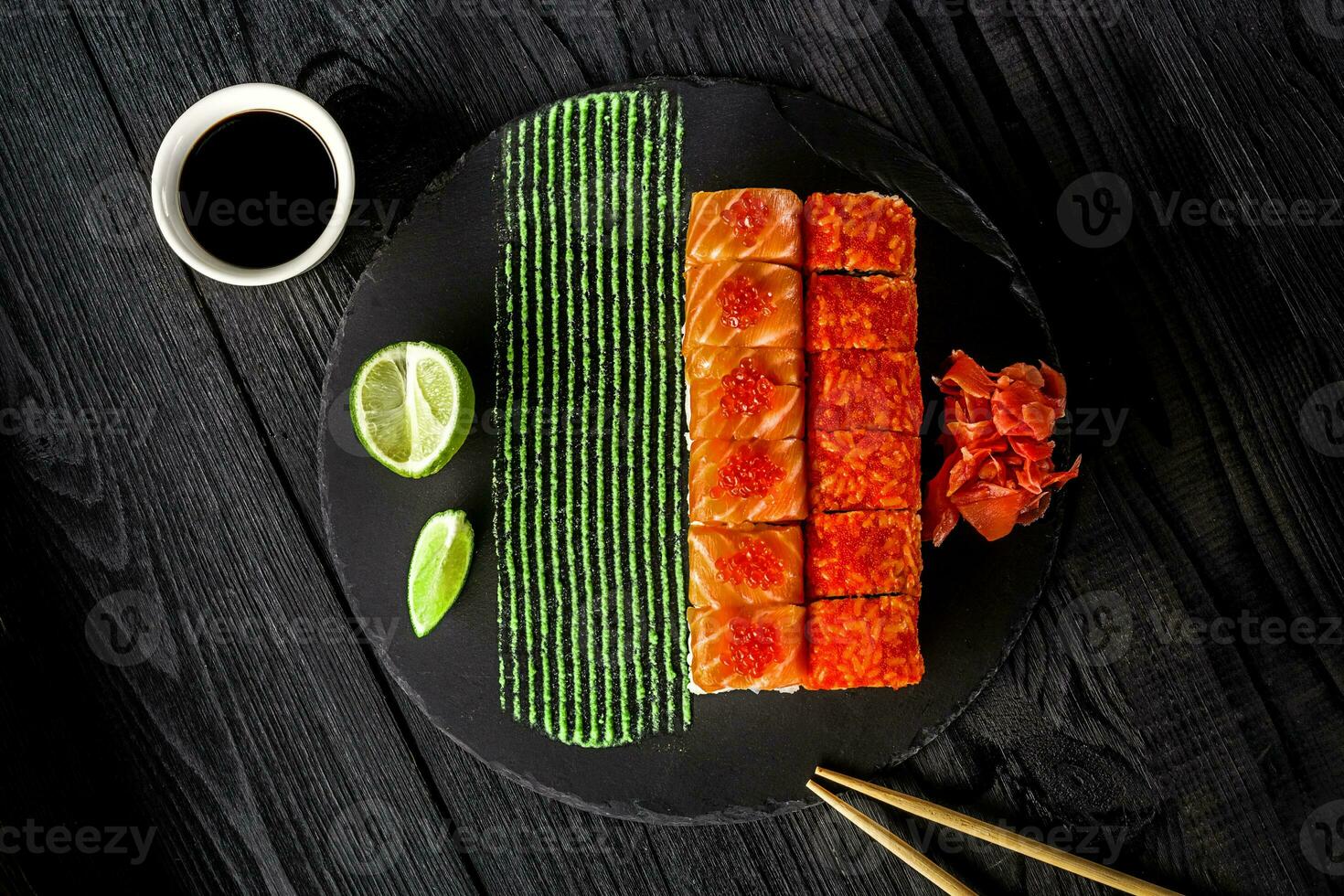 Filadélfia lista Sushi com salmão, pepino, creme queijo. Sushi cardápio. japonês Comida. foto