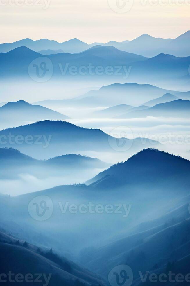 ai gerado lindo panorama do montanhas dentro nebuloso Beleza matinal dentro natureza. foto