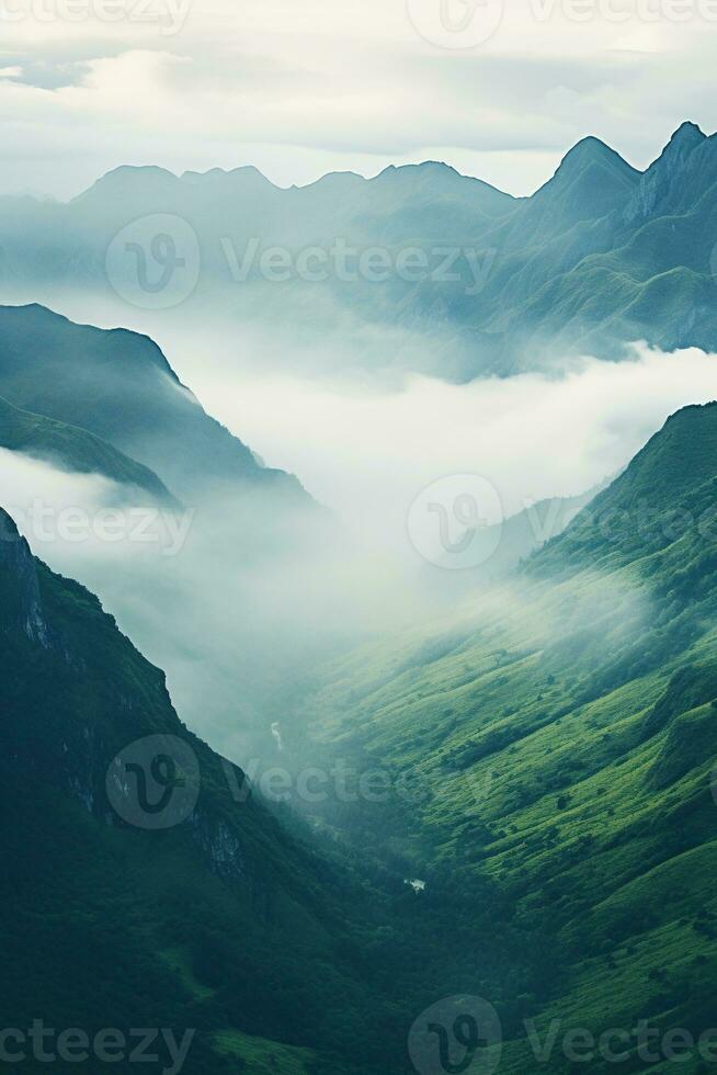 ai gerado lindo panorama do montanhas dentro nebuloso manhã. beleza dentro natureza. foto