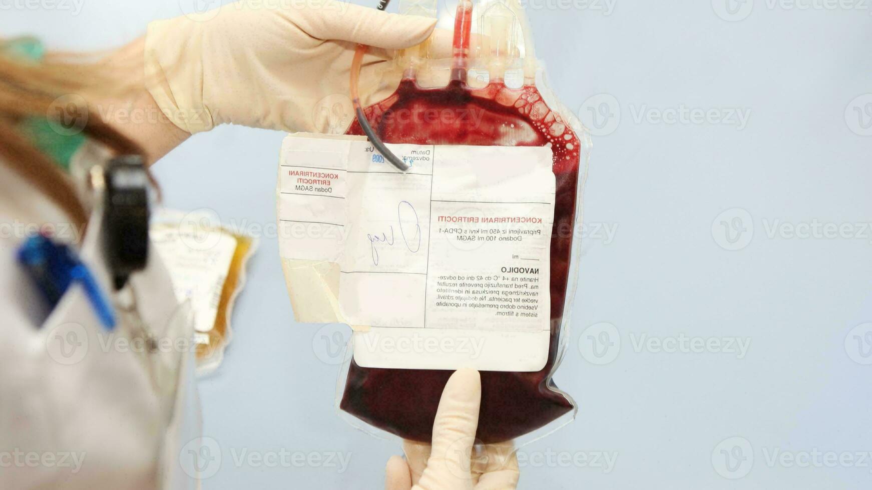 sangue saco doação Centro, transfusão conceito, poupança de vida hospital procedimento, médico fornecem dentro emergência situação foto