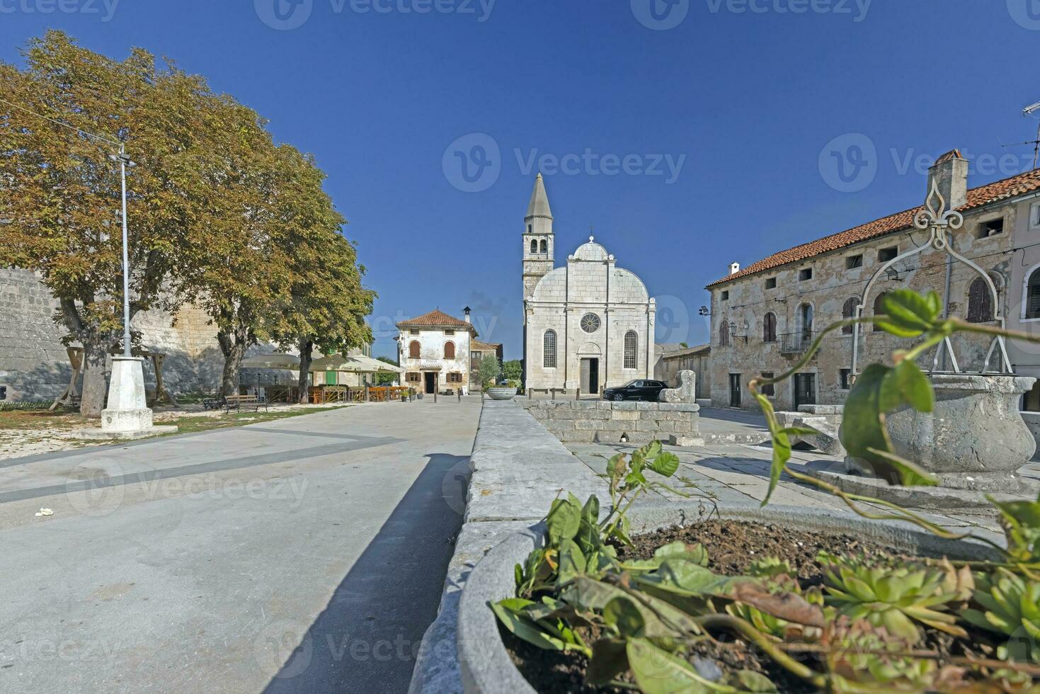 cena a partir de histórico medieval Cidade fardo em croata Península istria foto