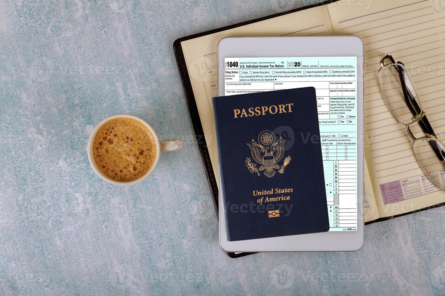 aplicativo 1040 imposto de renda de pessoa física dos EUA passaporte americano foto