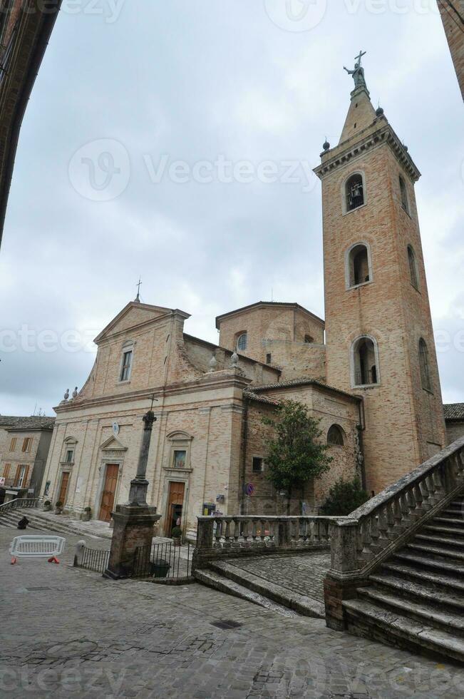 ripatransona catedral dentro ripatransona foto