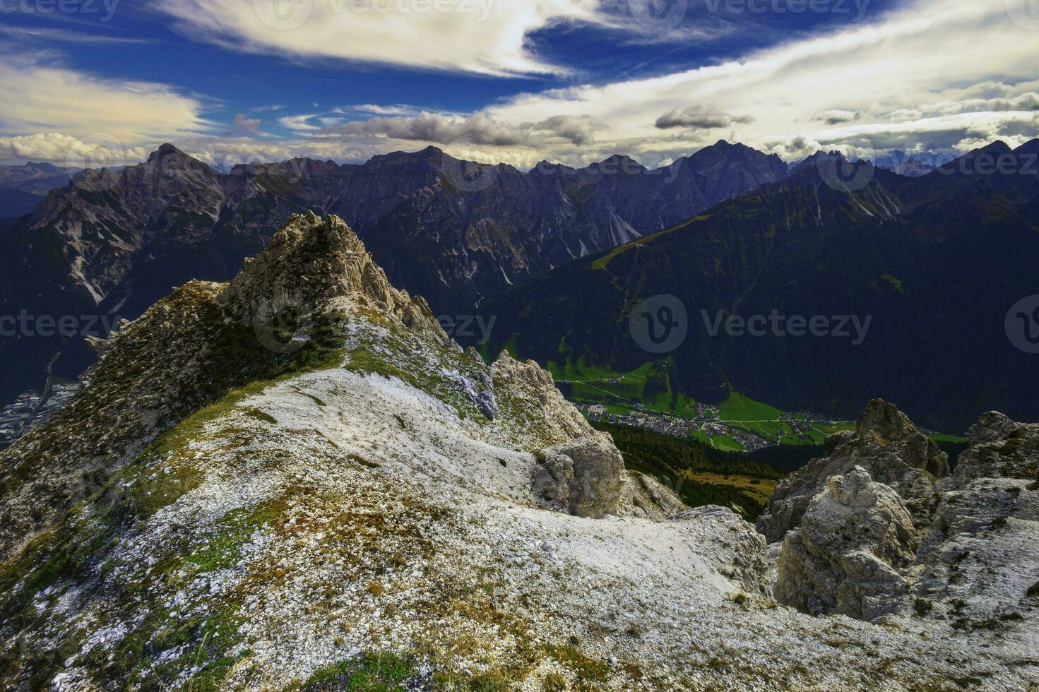 montanha panorama do a stubai Alpes foto